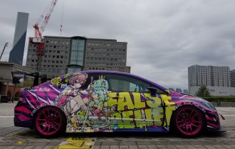 <東京モーターショー>ワイドボディスタイルのFD2ユーザー様、オープンロードにて展示中。 <東京モーターショー>ワイドボディスタイルのFD2ユーザー様、オープンロードにて展示中。